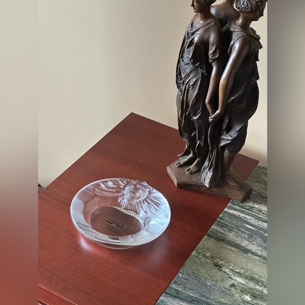 NWOB LALIQUE 1970’s Frosted Lion Head Crystal Ashtray Signed “Lalique France”. - Picture 13 of 13